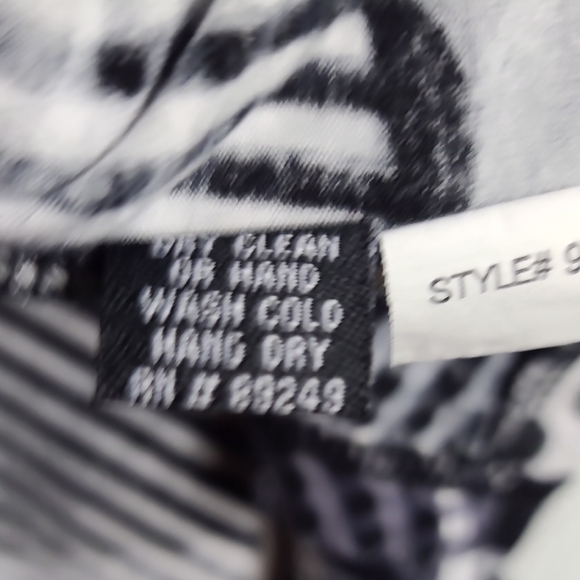 LYNN RITCHIE SILVER Black & White Abstract Patterned Blouse Button Up Size Small - Picture 4 of 13